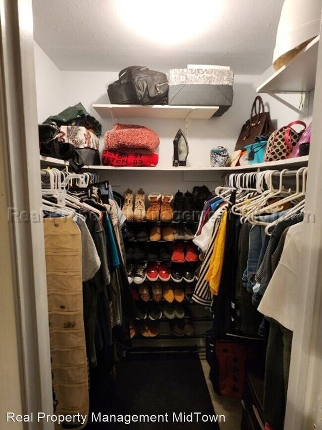 Building Photo - 3 br, 2 bath House - 703 Matthews Ct.