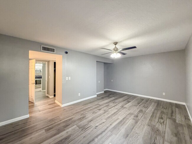 Building Photo - 5110 N 31st Way