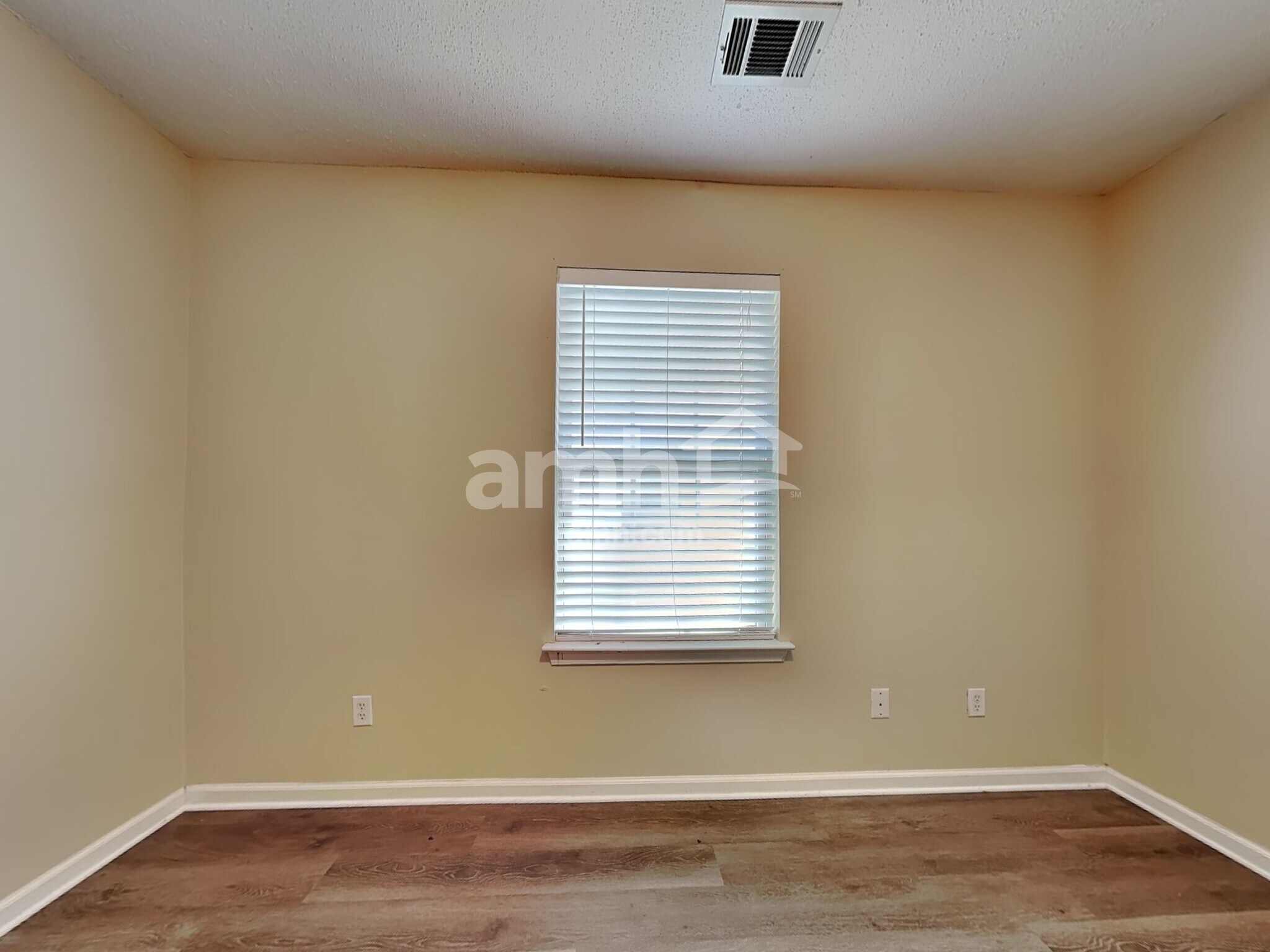 Building Photo - 7 Holly Springs Cir