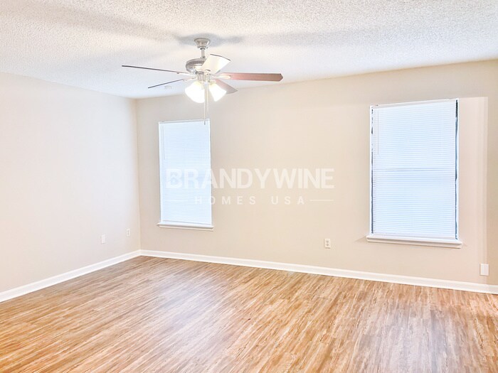 Building Photo - 11580 Coral Ridge Ave