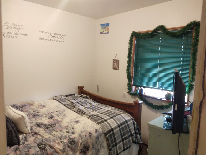 Bedroom 2 - 212 7th St