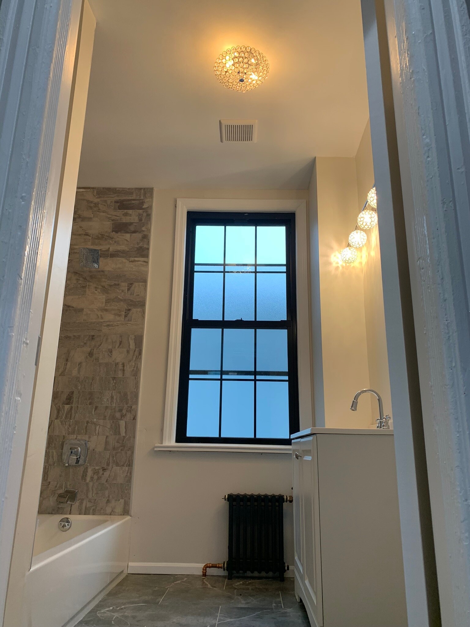 Building Photo - 393 Van Duzer St