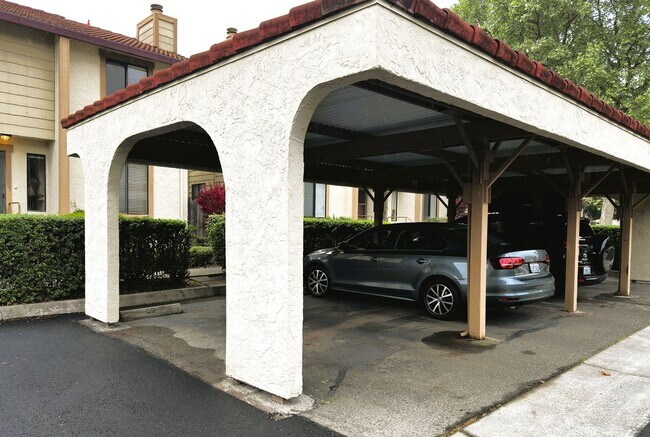 Building Photo - 180 Park Place Dr