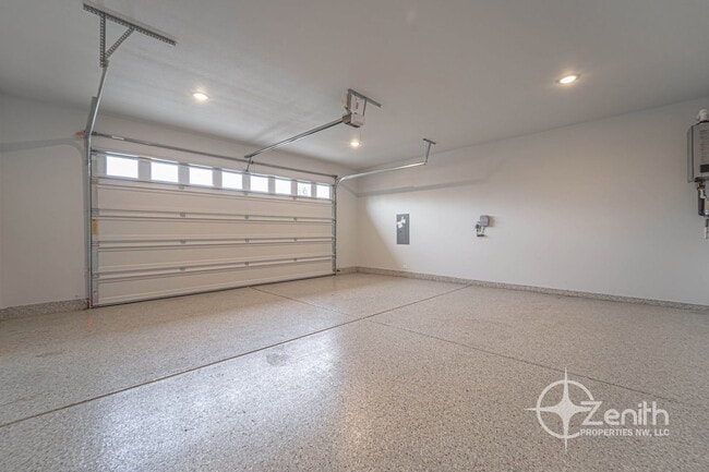 Building Photo - 134 Zephyr Dr
