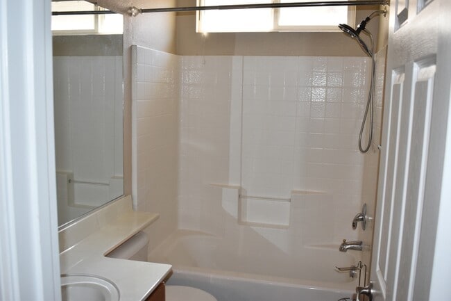 Building Photo - 870 Alabaster Ct