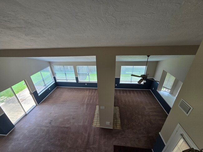 Building Photo - 8530 Lake Crystal Dr