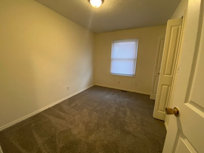 Building Photo - 3 Bedroom House Near the Clear Creek Trail