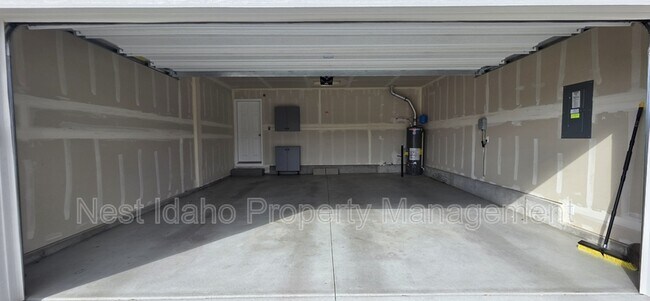 Building Photo - 2949 N Rocky Btm Wy