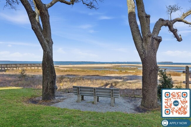 Building Photo - Fully Furnished 2BR Condo in Hilton Head’s North End – $150 Off First Month’s Rent!