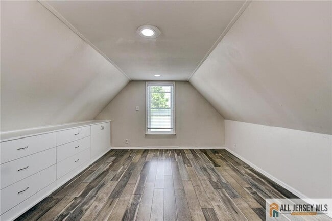 Building Photo - 37 E Somerset St