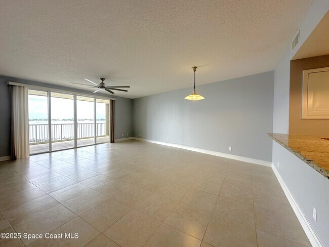 Building Photo - 102 Riverside Dr