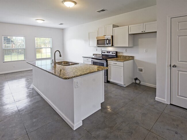 Building Photo - Built in 2019. 4 beds, 2.5 bath home with ...