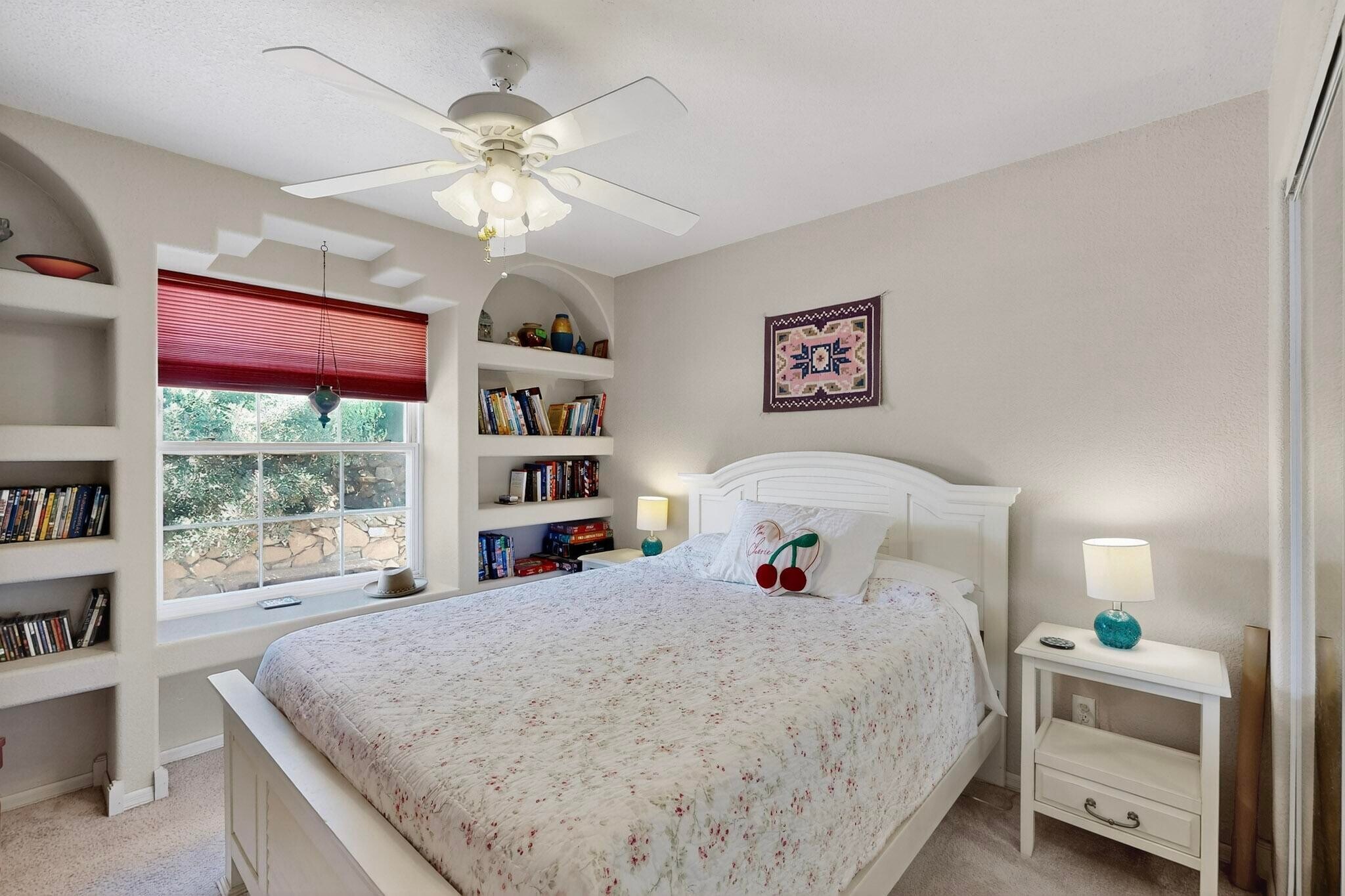 Building Photo - 2004 Vista Lejano