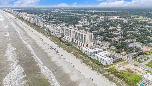 Building Photo - 1911 Madison Dr