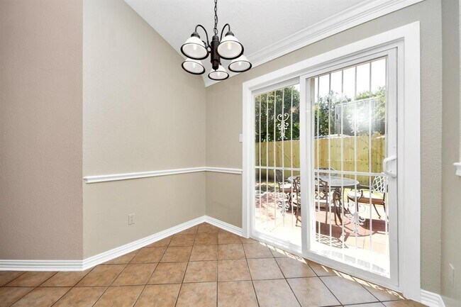 Building Photo - 12922 Grovemill Dr