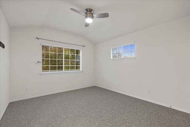 Building Photo - 16100 S Great Oaks Dr