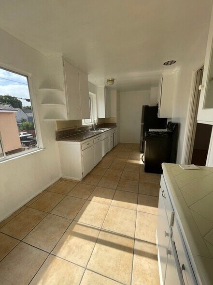 Building Photo - 6138 Malabar St