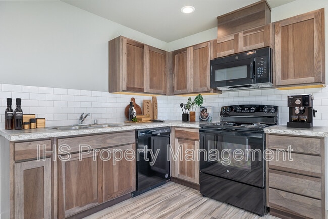 Building Photo - 517 Whitefish Ln