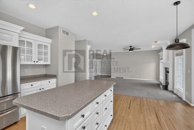 Building Photo - 2305 NE Hanover Ct