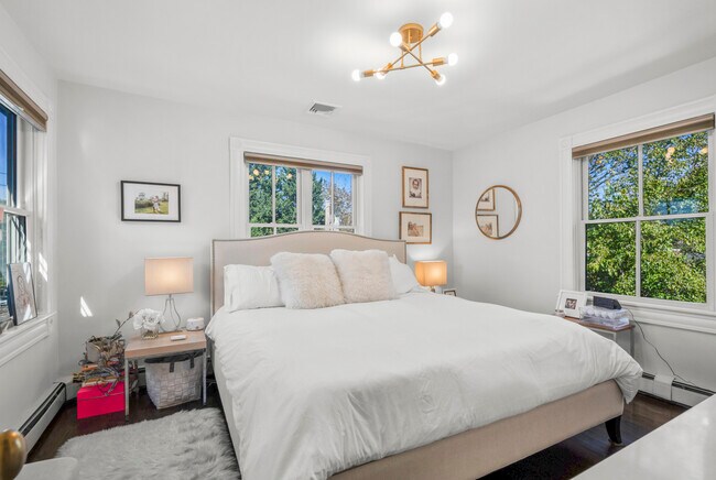 Building Photo - 251 Mt Pleasant Ave