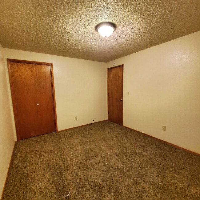 Building Photo - Jefferson Street Duplex