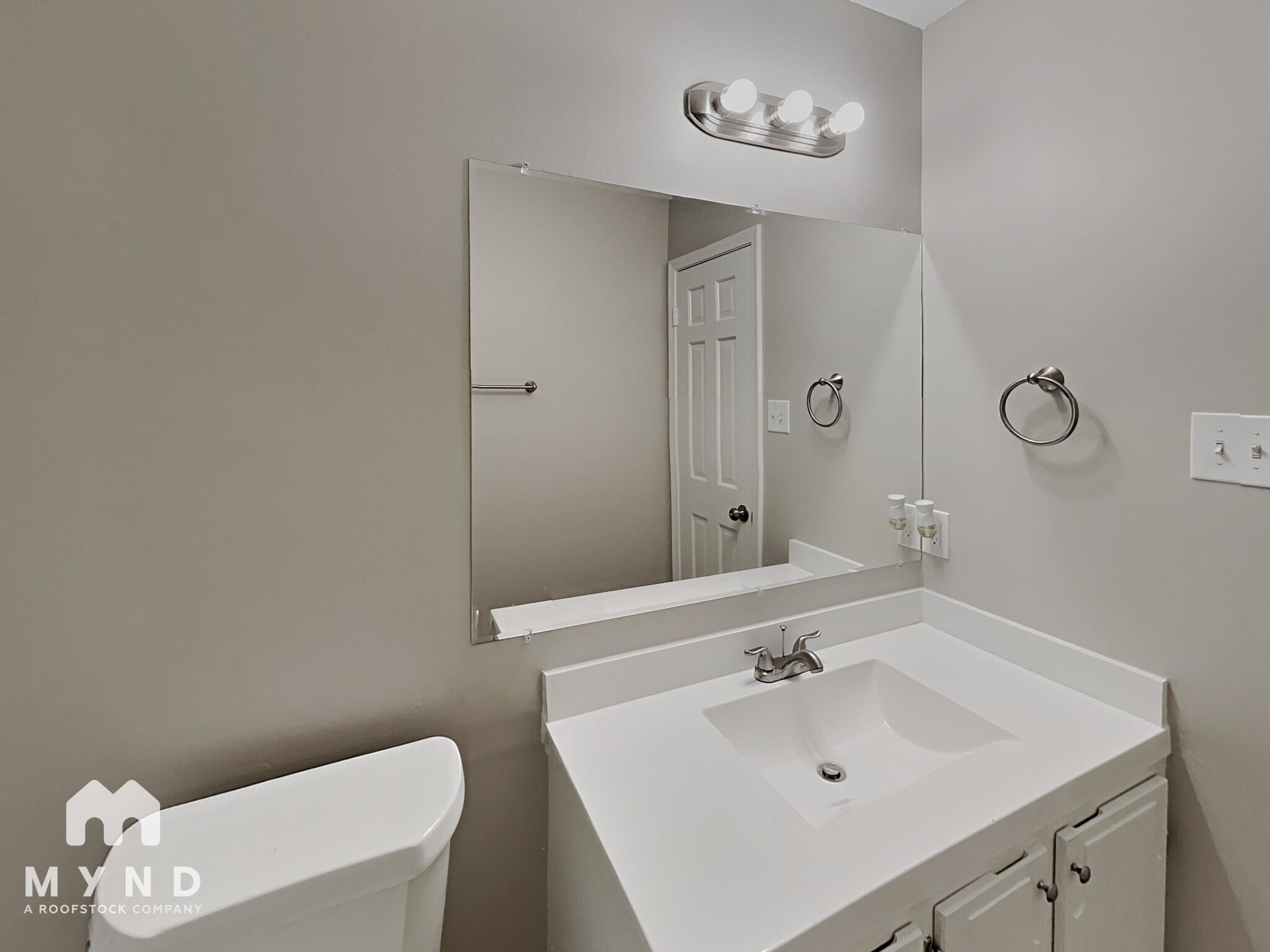 Building Photo - 6082 Belle Grove Cove N