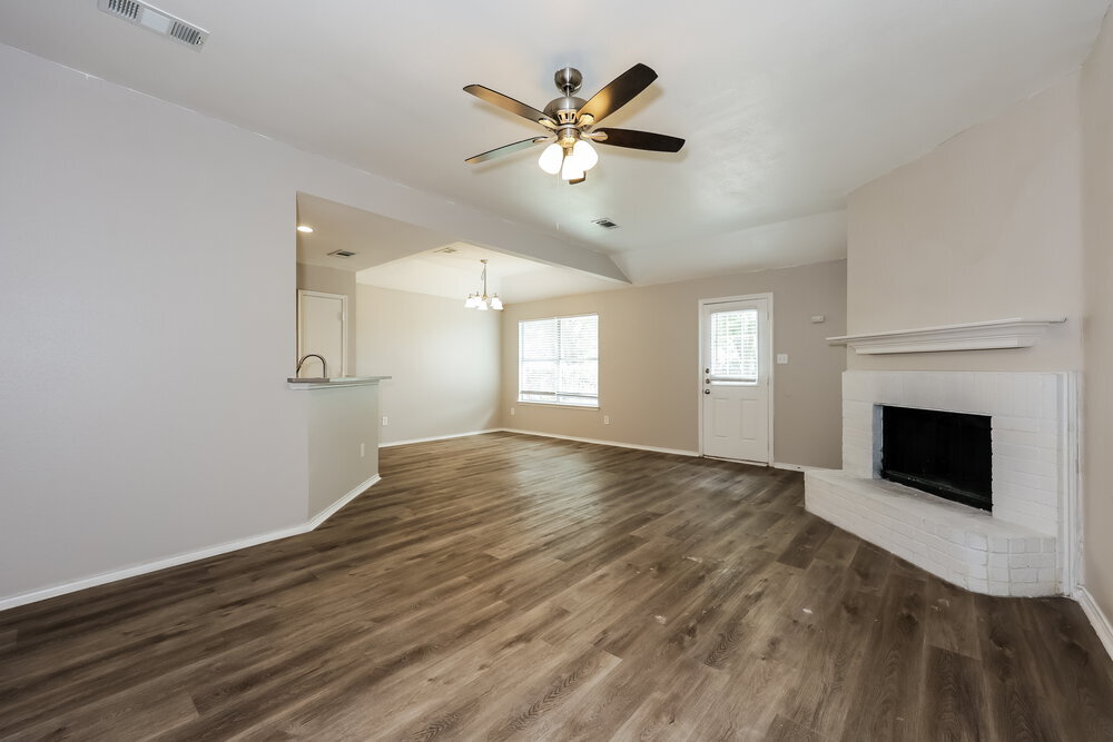 Building Photo - 2628 Hidden Springs Dr
