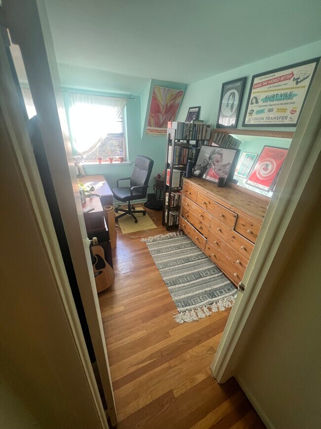 3rd Bedroom - 5412 Hermit Ter