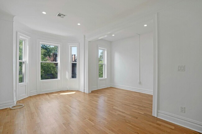 Building Photo - 52 Brinkerhoff St