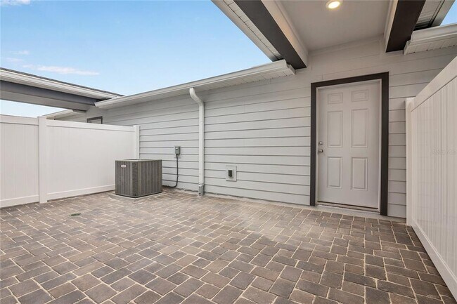 Building Photo - 4621 ORCHARD VIEW Aly