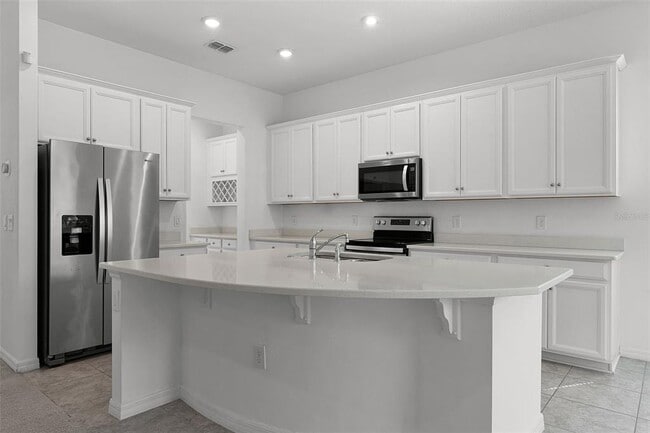 Building Photo - 12676 Salomon Cove Dr