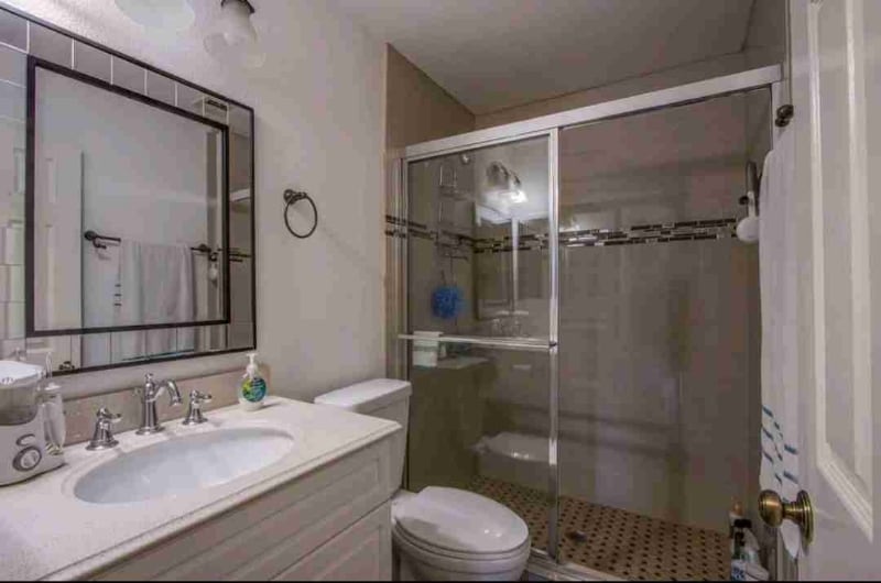 Building Photo - 5576 W Rochelle Ave.