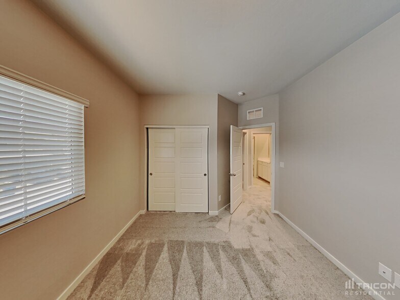 Building Photo - 2831 Lindsey Spgs St