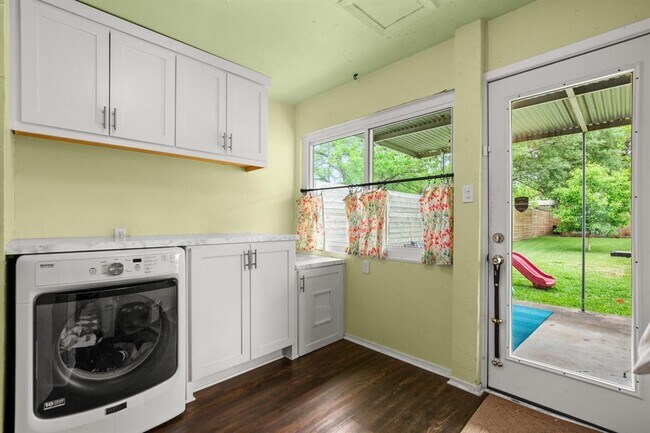 Building Photo - 408 Ramble Ln
