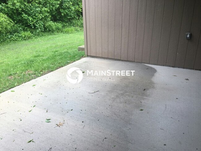 Building Photo - 4 Bedroom Pet-Friendly Home in Grain Valle...