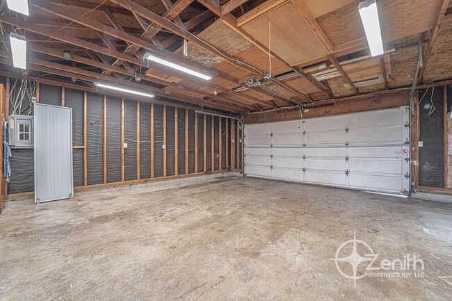 Building Photo - 15010 NE 39th St