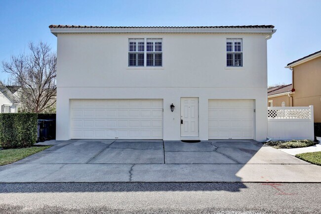Primary Photo - Modern 1/1 Spacious Apartment with 1 Car G...