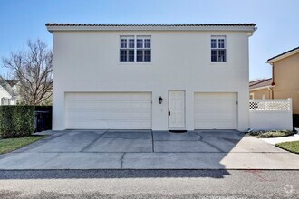 Building Photo - Modern 1/1 Spacious Apartment with 1 Car G...