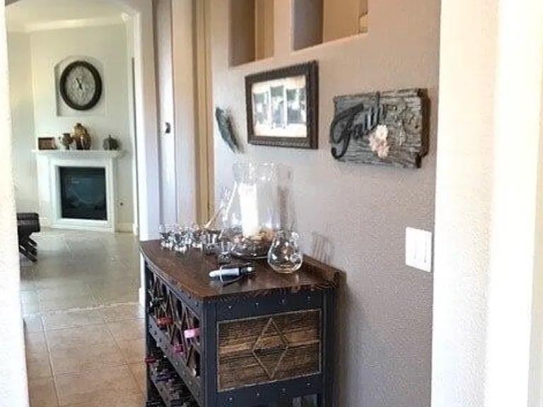 Front Entry - 1098 Columbus Way