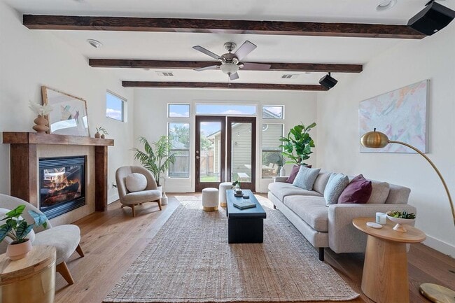 Primary Photo - 5412 Grover Ave