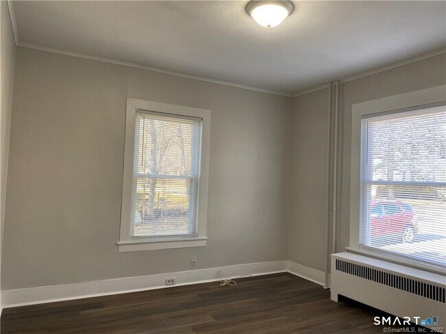 Building Photo - 433 Migeon Ave