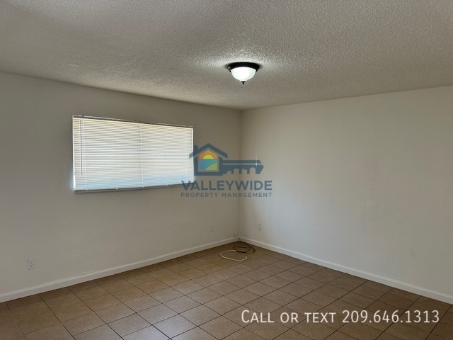 Building Photo - 1121 Roselawn Ave