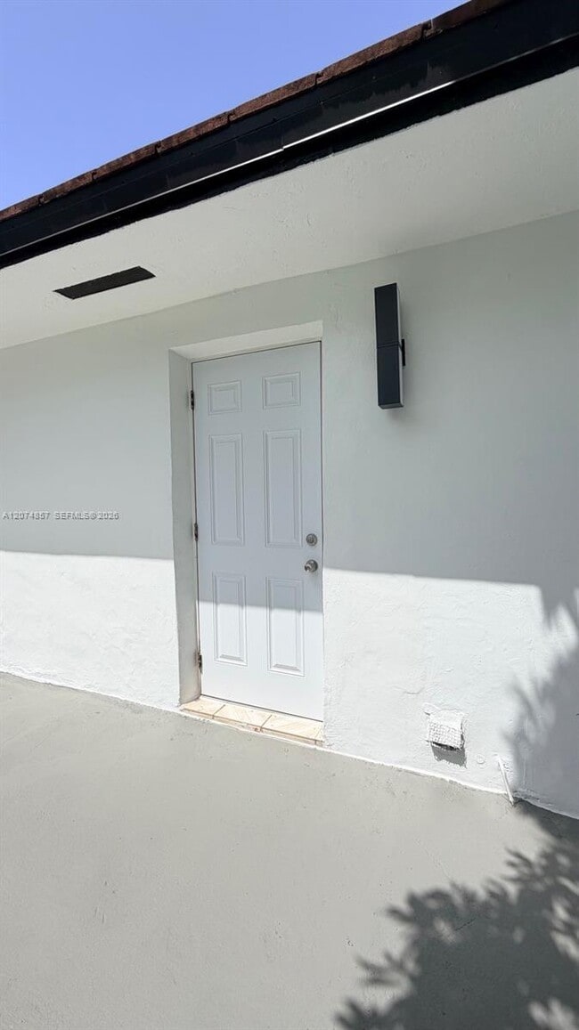 Building Photo - 3144 SW 23rd St