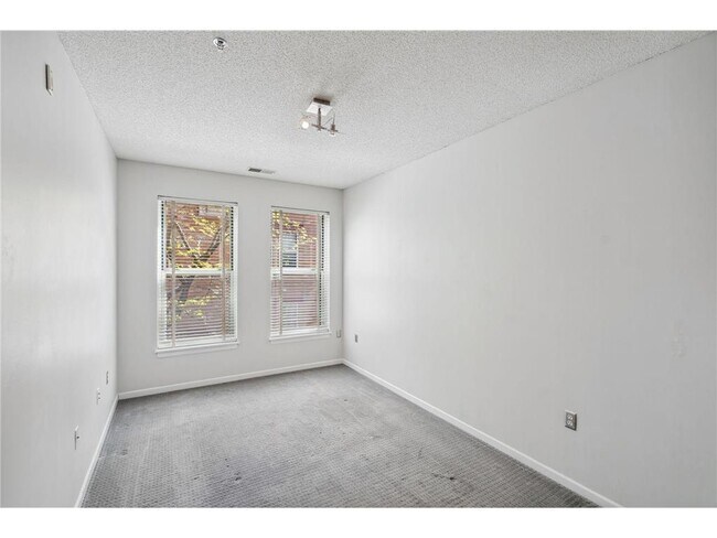 Building Photo - 675 N 1st St