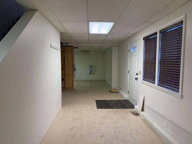Building Photo - 585 Burncoat St