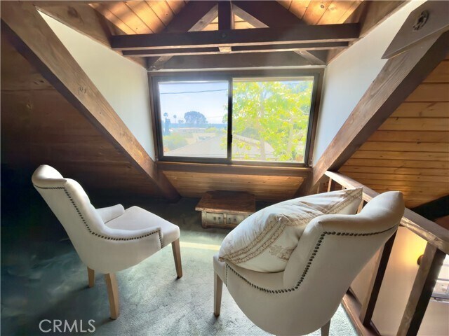 Building Photo - 327 Aster St