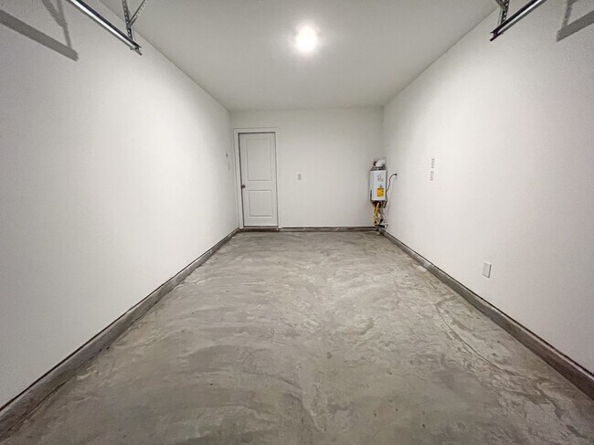 Building Photo - 21479 Carosella Dr