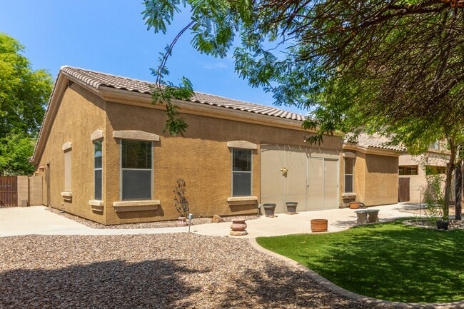 Building Photo - 3 Bedroom with Den in Chandler