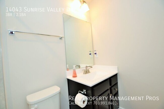 Building Photo - 14043 Sunrise Valley Dr