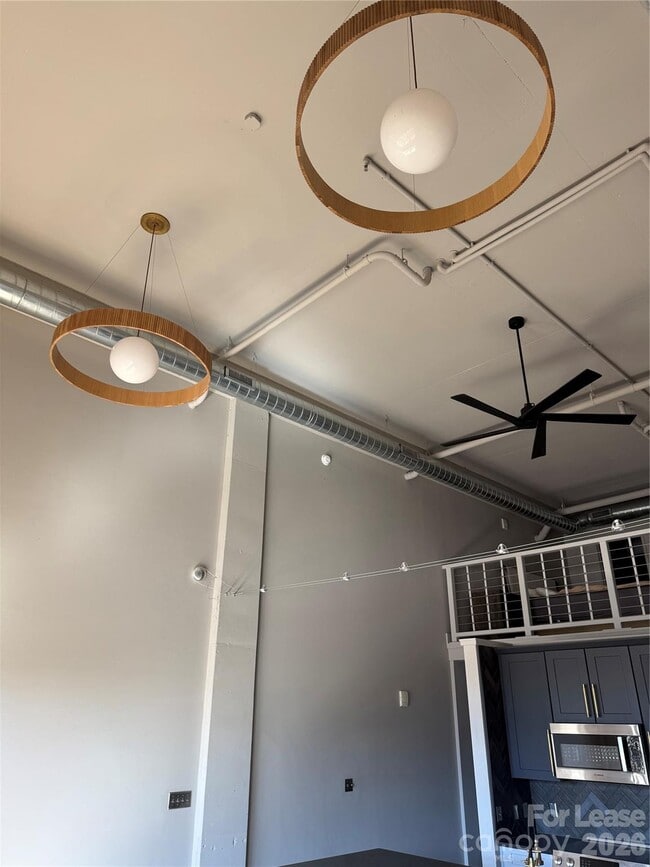 Building Photo - 715 N Graham St